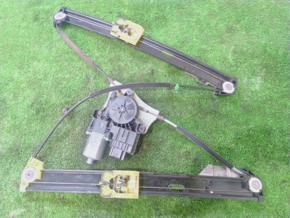 ELEVALUNAS DELANTERO IZQUIERDO SEAT ARONA (KJ) FR