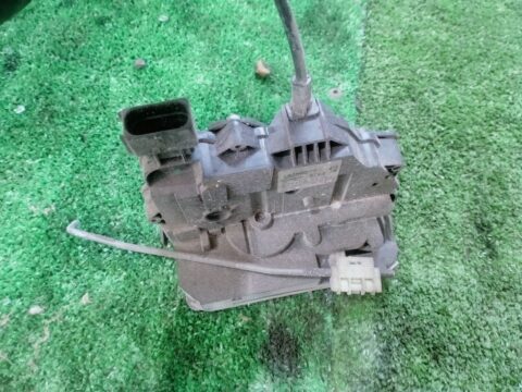 CERRADURA PUERTA DELANTERA DERECHA OPEL CORSA D Cosmo