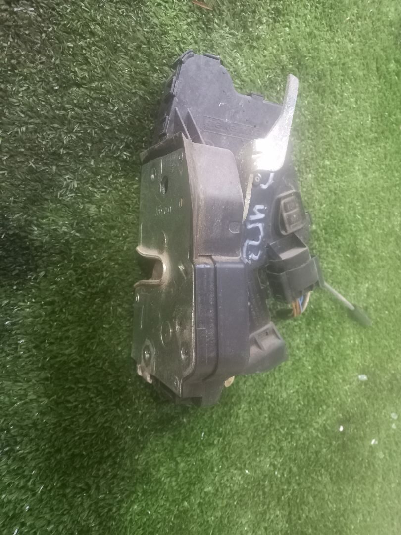 CERRADURA PUERTA DELANTERA DERECHA BMW SERIE 3 BERLINA (E46) 318i